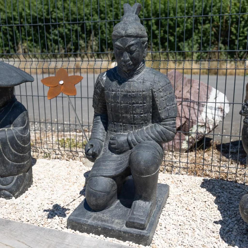 GUERRIER-CHINOIS-A-GENOUX