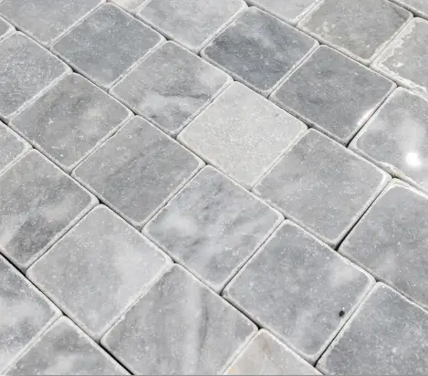 Pavé en marbre bleu